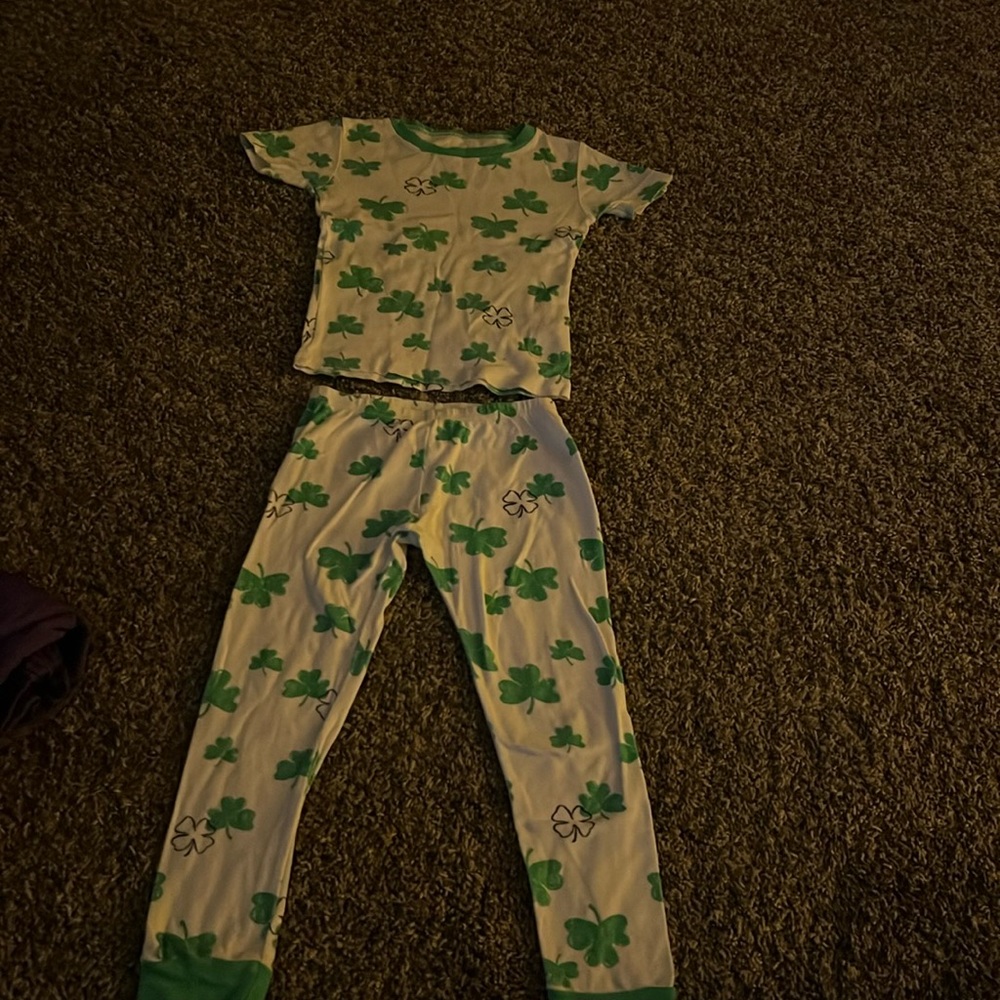 Carters 4T St Patrick's pajamas